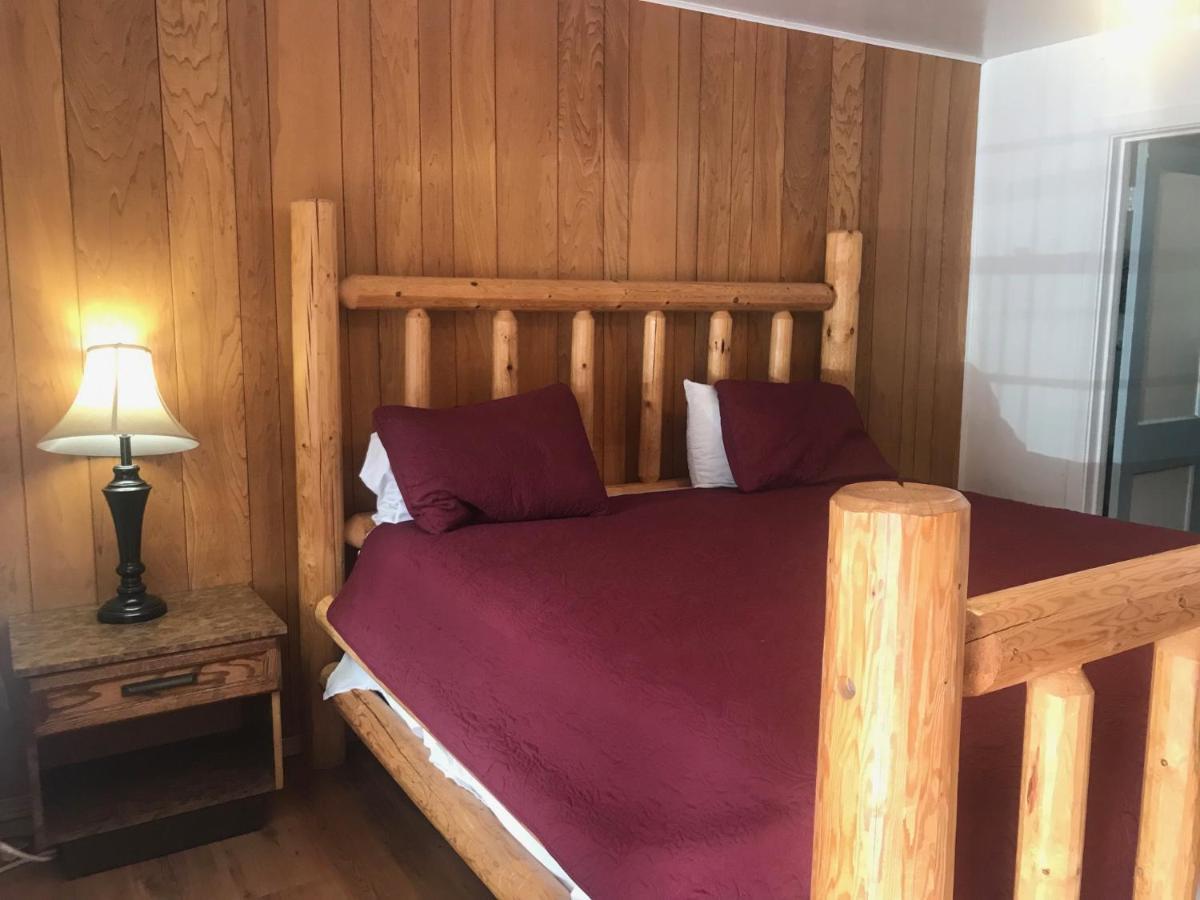 Dunsmuir Lodge * Dunsmuir