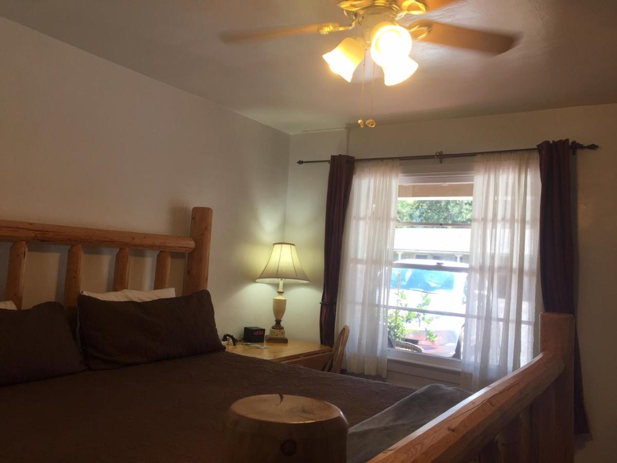 Dunsmuir Lodge Lodge *